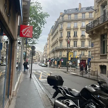 Charming Studio In The Heart Of Paris