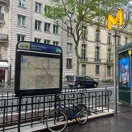 Charming Studio In The Heart Of Paris